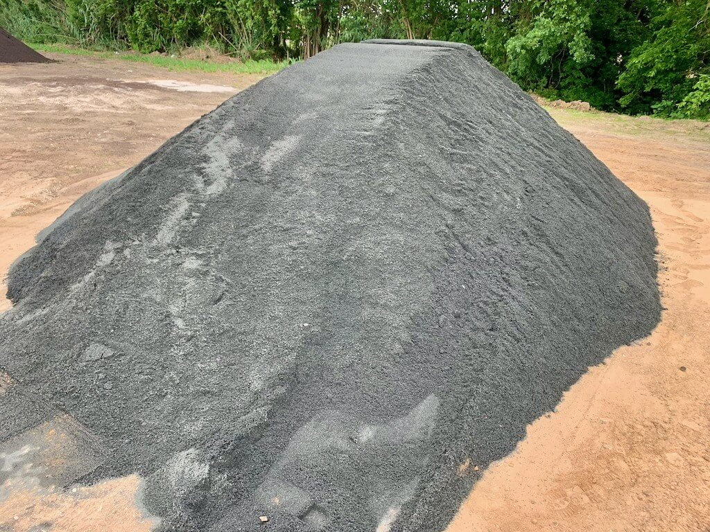 Crushed Granite Black Rocks- Black Star Gravel - Houston, TX